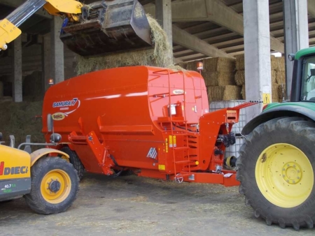 Horisontaaltigudega söödamikser Seko Samurai 7